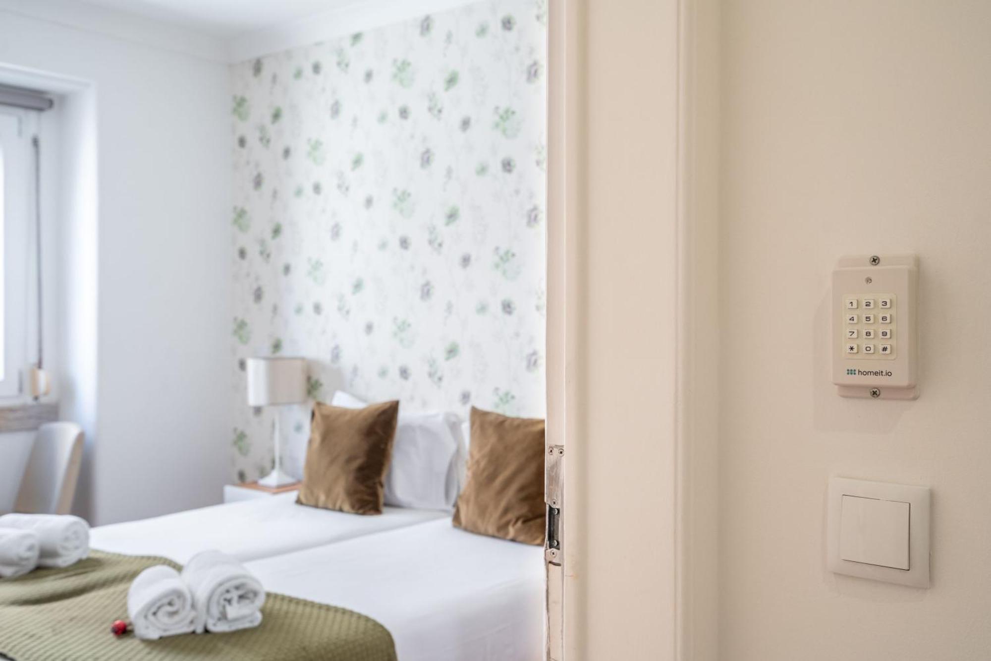 Cozy Avenida Guesthouse Lisbon Exterior photo