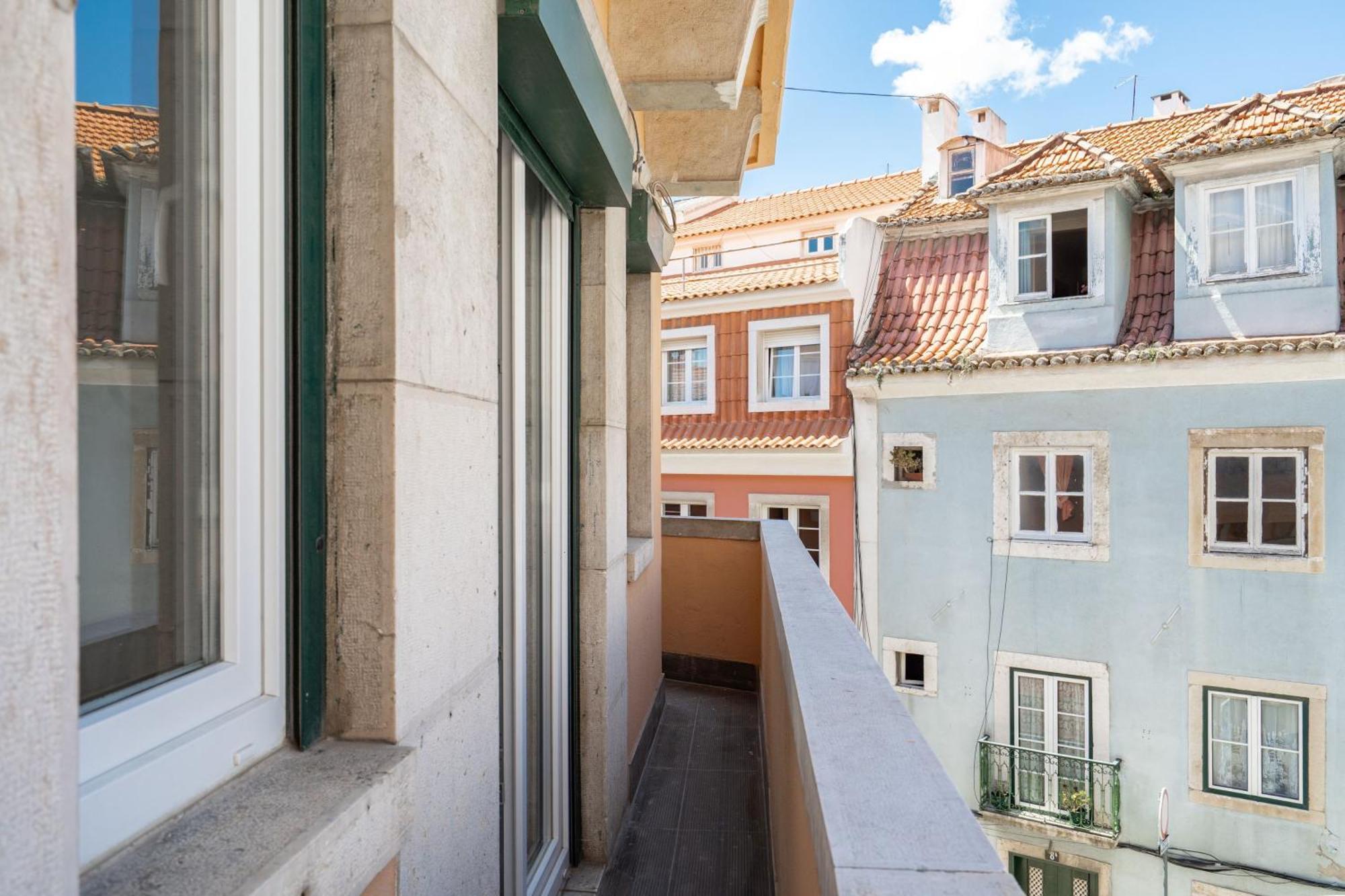 Cozy Avenida Guesthouse Lisbon Exterior photo