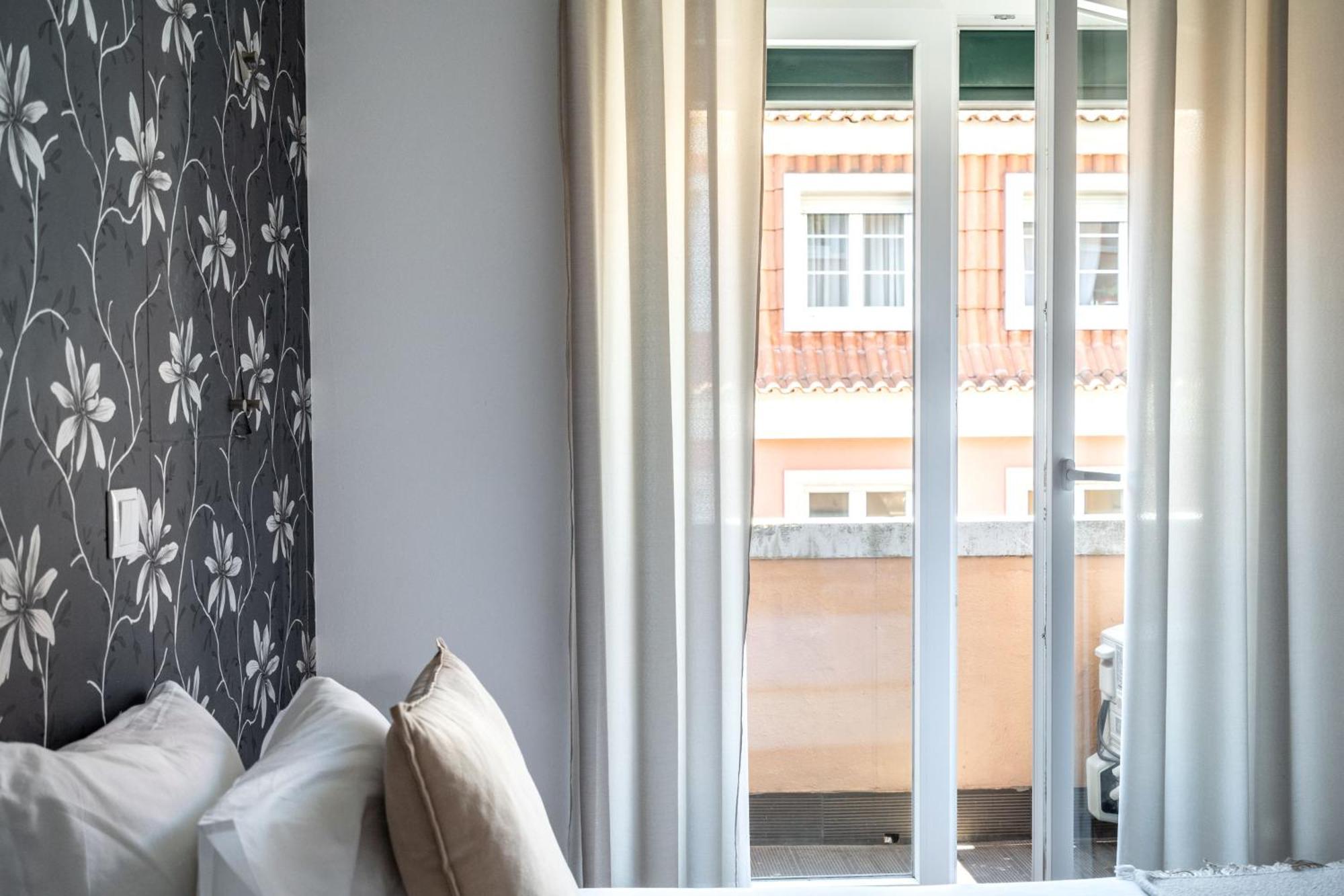 Cozy Avenida Guesthouse Lisbon Exterior photo