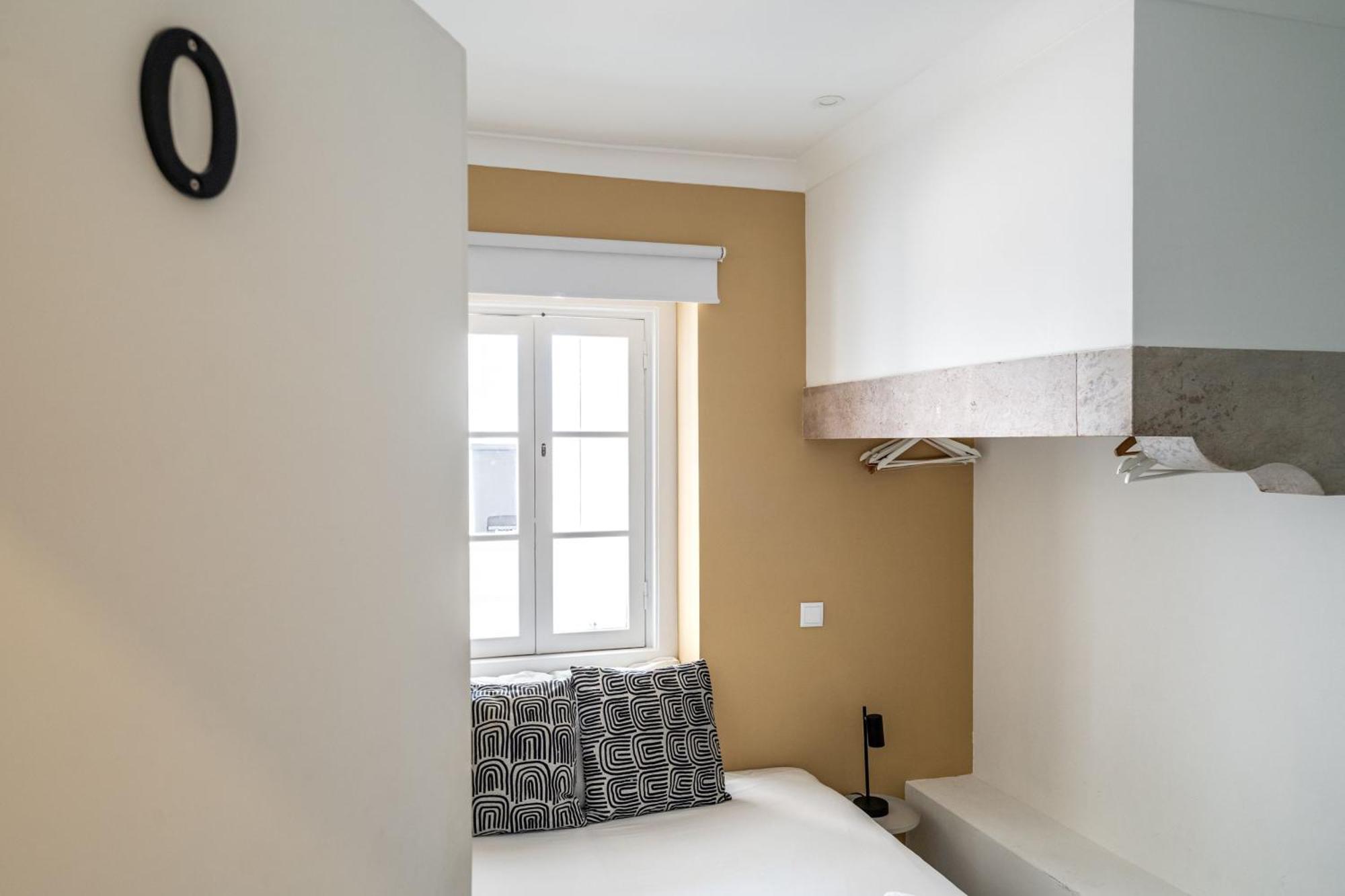 Cozy Avenida Guesthouse Lisbon Exterior photo